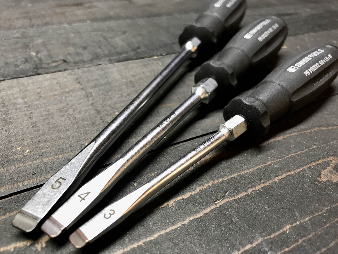 良いもの揃ってます！ PBマイナスドライバーの特徴をご紹介 | WORLD