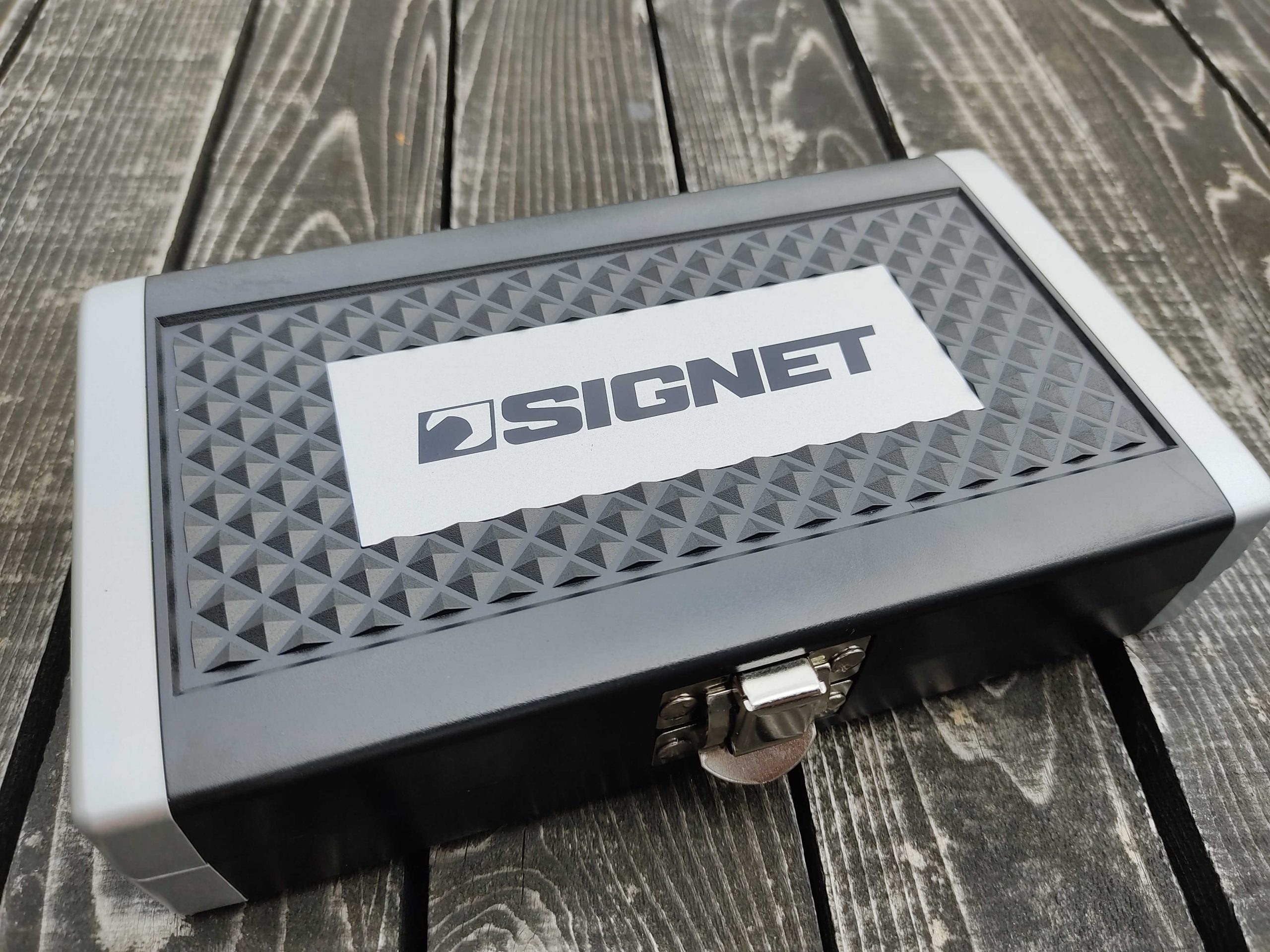 携帯工具としても家庭用にもおススメなSIGNETコンパクト携帯工具セット